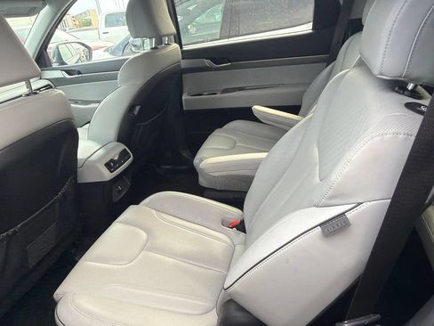 Used 2025 Hyundai Palisade SEL FWD image 3