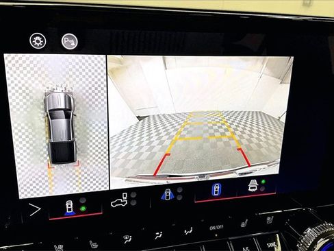 Used 2025 GMC Canyon Denali image 26