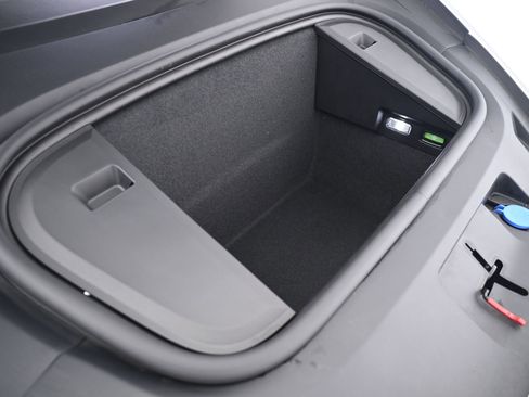 Used 2025 Porsche Taycan Turbo image 16