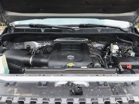 Used 2016 Toyota Tundra SR5 w/ SR5 Upgrade Package AWD/4WD image 12