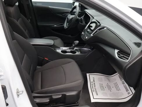 Used 2023 Chevrolet Malibu LT FWD image 16