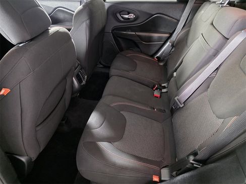 Used 2017 Jeep Cherokee Latitude w/ Comfort & Sound Group image 15