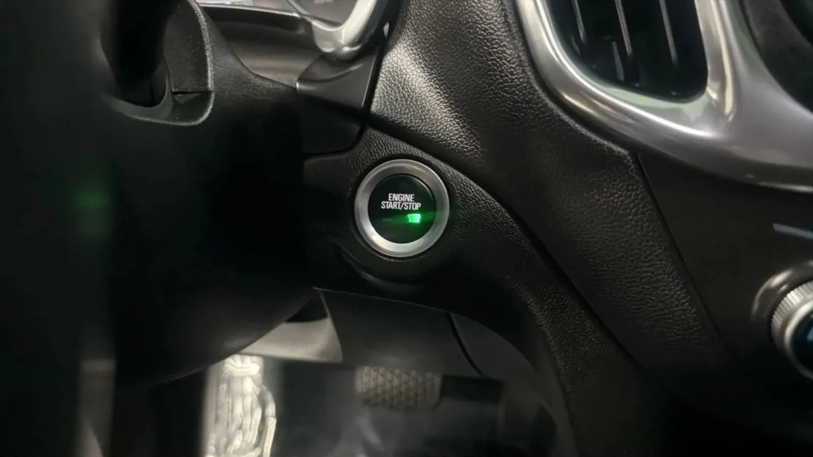 Used 2018 Chevrolet Equinox LT FWD image 15