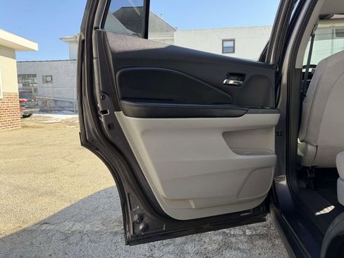 Used 2018 Honda Pilot LX image 27