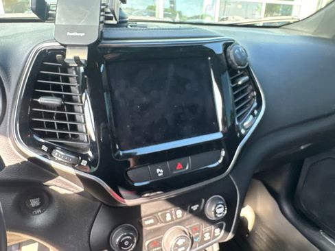 Used 2019 Jeep Cherokee High Altitude AWD/4WD image 6