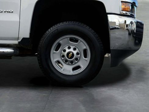 Used 2019 Chevrolet Silverado 2500 W/T w/ WT Convenience Package image 9