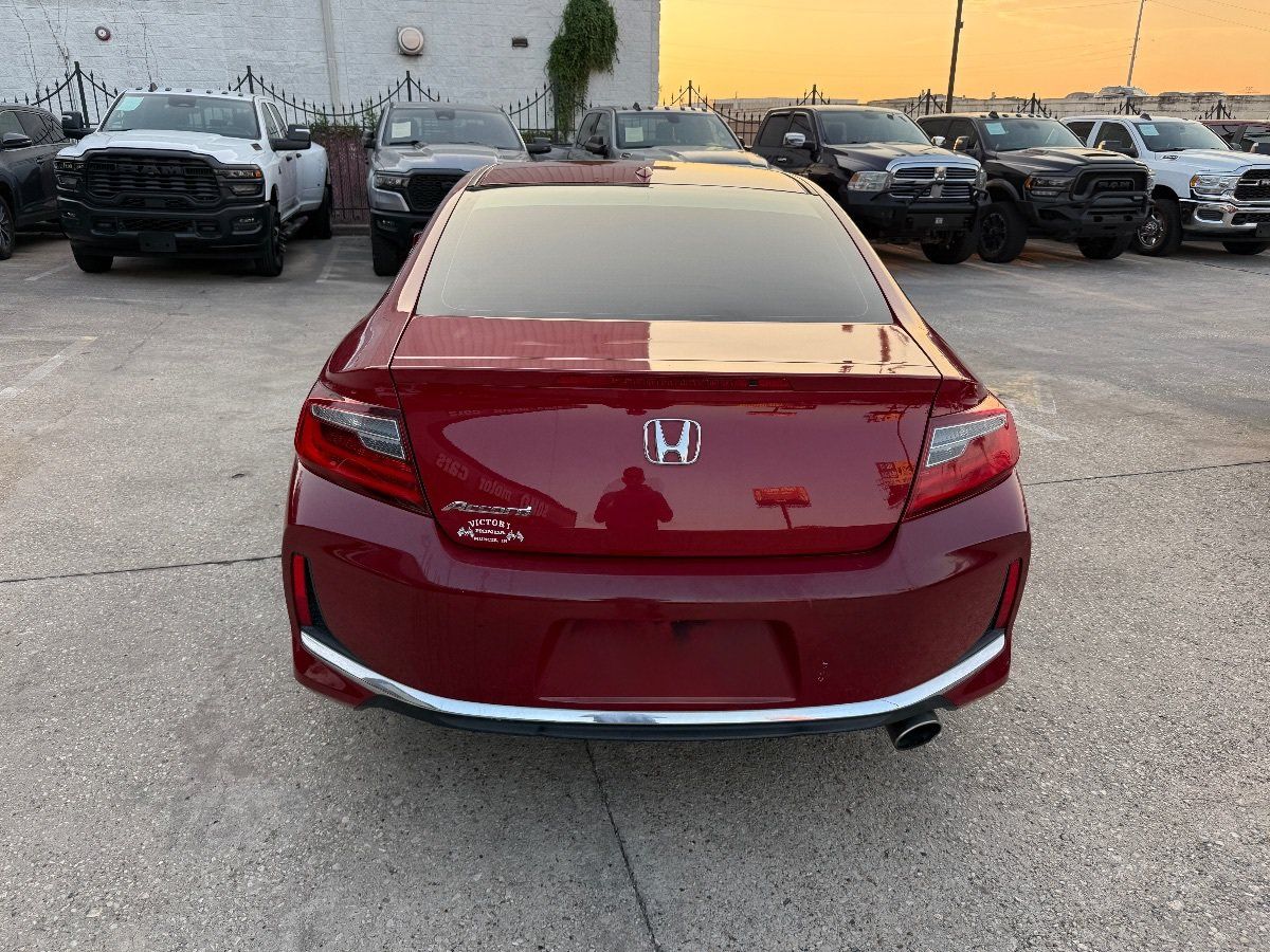 Used 2017 Honda Accord Touring image 5