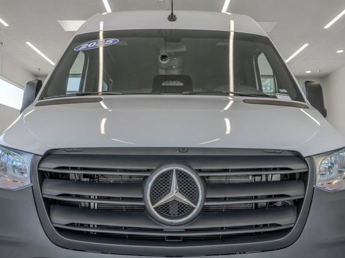 Used 2025 Mercedes-Benz Sprinter 2500 image 22