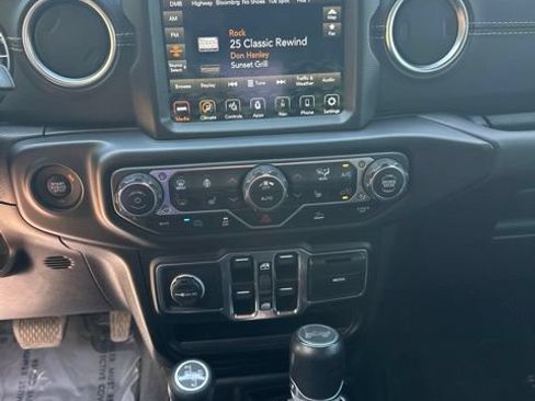 Used 2023 Jeep Wrangler Unlimited Sahara w/ Cold Weather Group AWD/4WD image 26