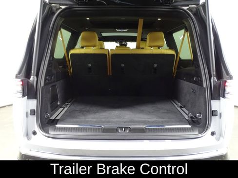 New 2024 Jeep Grand Wagoneer L Series III w/ Rear Seat Video Group 1 image 18