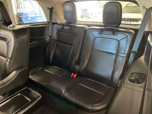 Used 2023 Lincoln Aviator Reserve w/ Equipment Group 201A AWD/4WD image 11