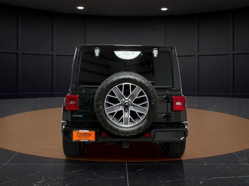 Used 2024 Jeep Wrangler High Altitude AWD/4WD image 4