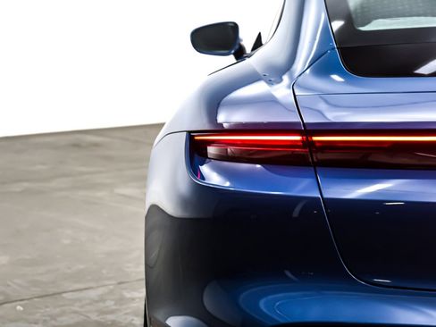 Used 2023 Porsche Taycan image 16