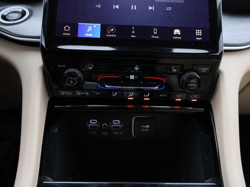 Used 2021 Jeep Grand Cherokee L Limited image 28