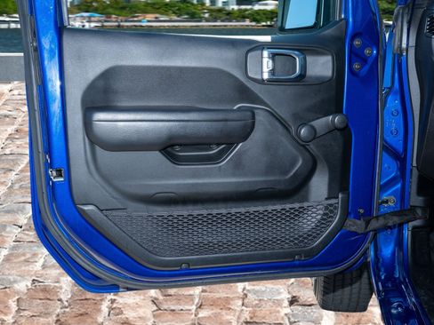 Used 2018 Jeep Wrangler Unlimited Sport image 10