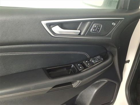 Used 2019 Ford Edge Titanium w/ Cold Weather Package image 10