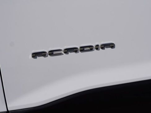 Used 2021 GMC Acadia SLE image 8