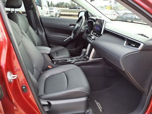 Certified 2025 Toyota Corolla Cross XLE image 20