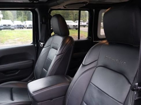 Used 2021 Jeep Wrangler Unlimited Sahara w/ Cold Weather Group AWD/4WD image 11