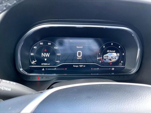 Used 2023 GMC Yukon SLT w/ SLT Premium Package image 22