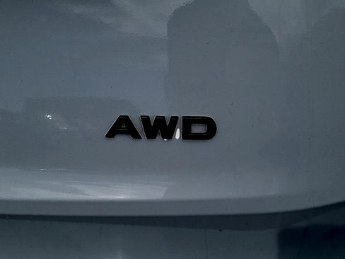 Used 2024 Nissan Rogue S AWD/4WD image 29