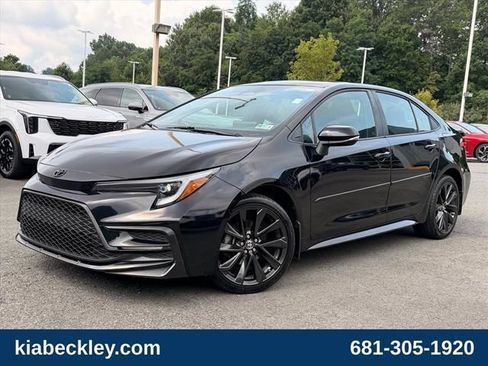 Used 2023 Toyota Corolla SE FWD image 2