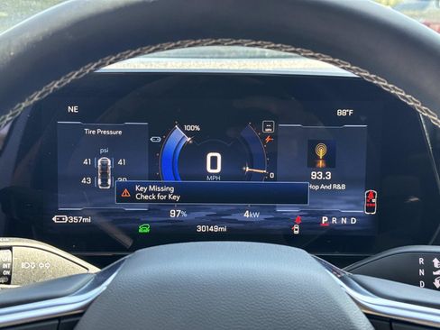 Used 2026 Chevrolet Equinox EV LT FWD image 18
