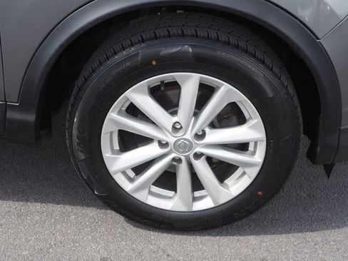 Used 2018 Nissan Rogue Sport SV AWD/4WD image 10