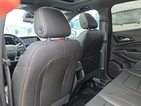 Used 2025 Chevrolet Trax RS w/ Sunroof Package FWD image 15