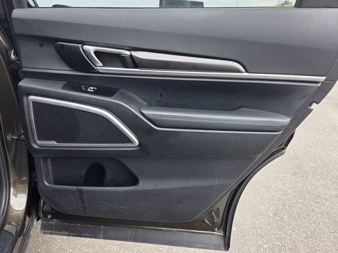 Used 2025 Kia Telluride S FWD image 32