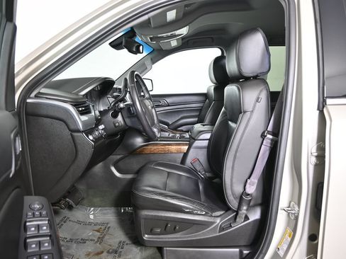 Used 2015 Chevrolet Tahoe LT w/ Luxury Package AWD/4WD image 22