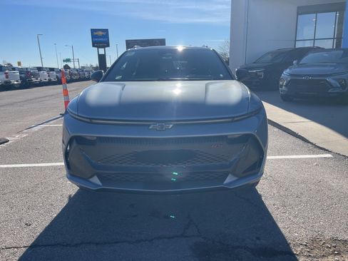 New 2025 Chevrolet Equinox EV RS image 9