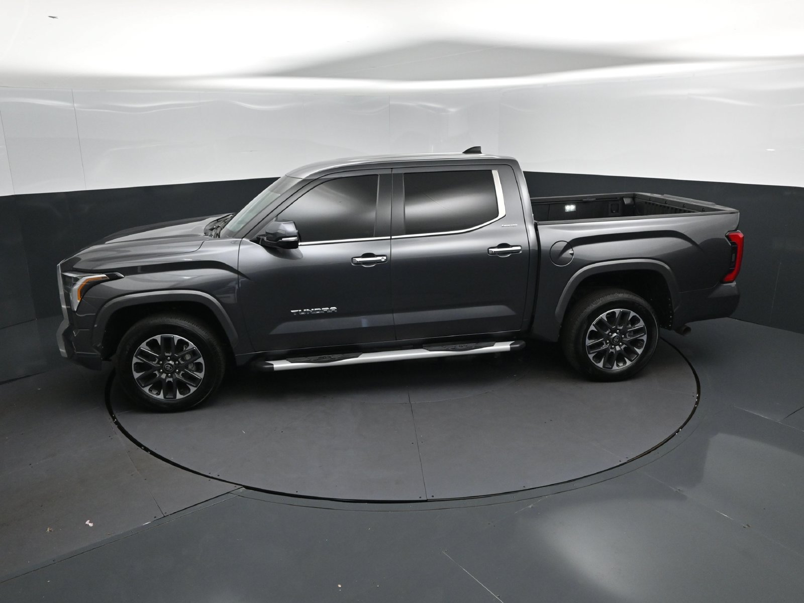 Used 2026 Toyota Tundra Limited w/ Power Package AWD/4WD image 33