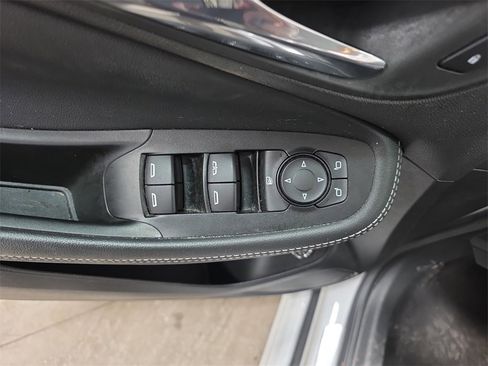 Used 2022 Buick Encore GX Select w/ Sport Touring Package image 26