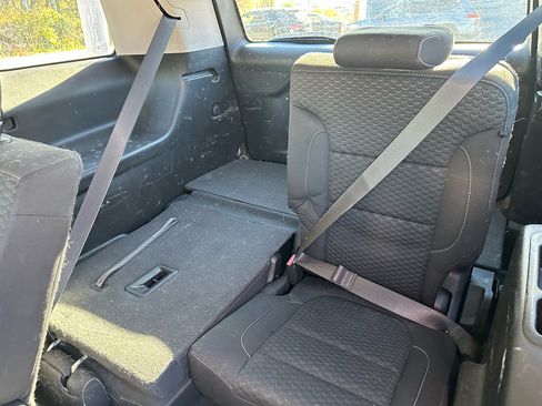 Used 2018 GMC Acadia SLE image 12