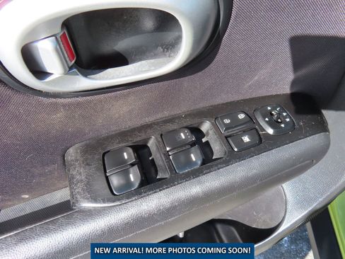 Used 2016 Kia Soul Base image 13