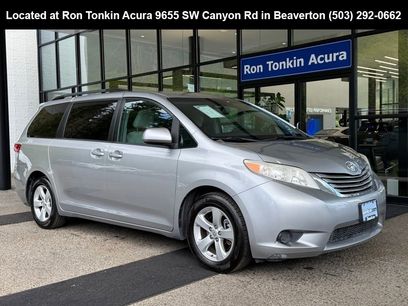 Used 2017 Toyota Sienna LE