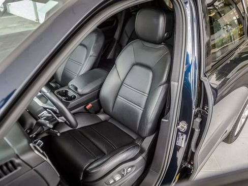 Used 2019 Porsche Cayenne image 38