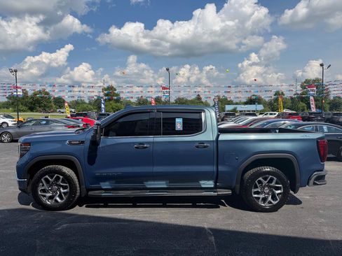 Used 2024 GMC Sierra 1500 SLT w/ SLT Convenience Package AWD/4WD image 10