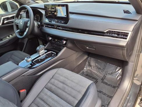 New 2026 Mitsubishi Outlander LE FWD image 8