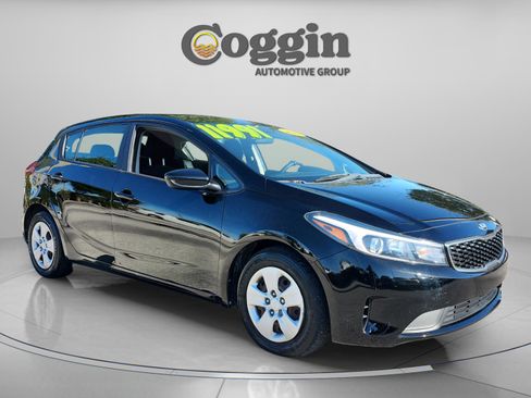 Used 2017 Kia Forte LX image 7