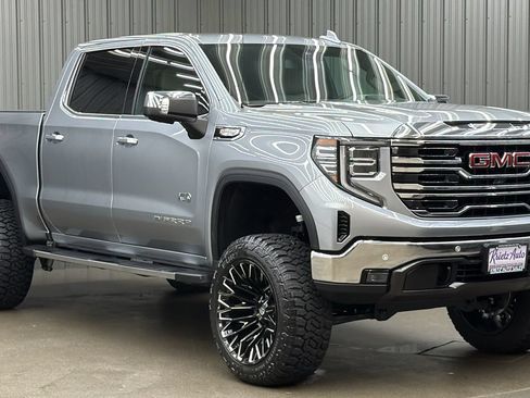 Used 2026 GMC Sierra 1500 SLT AWD/4WD image 7