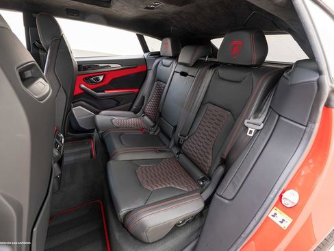 Used 2022 Lamborghini Urus AWD/4WD image 23