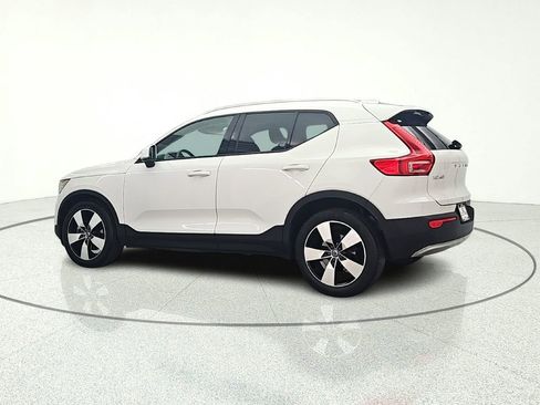 Used 2020 Volvo XC40 T5 Momentum w/ Protection Package Premier AWD/4WD image 5