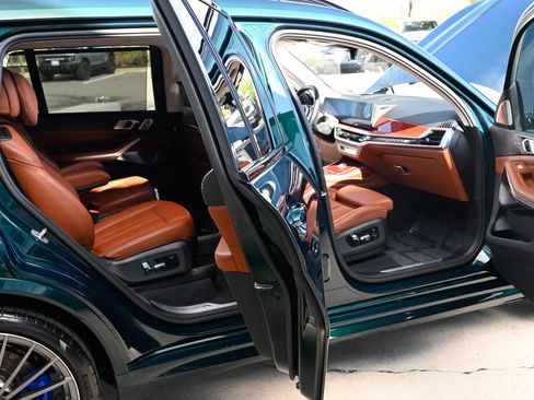 Used 2024 BMW ALPINA XB7 image 52