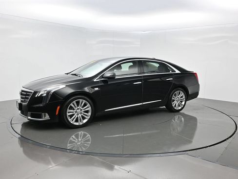 Used 2019 Cadillac XTS Luxury FWD image 2