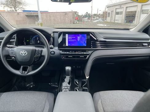 Used 2025 Toyota Camry LE image 13
