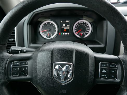 Used 2020 RAM 1500 Classic SLT image 25