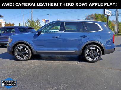 Used 2024 Kia Telluride S w/ S Sunroof Package