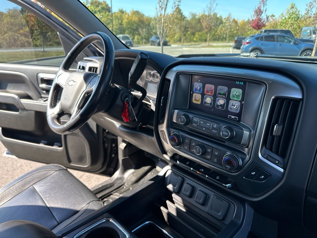 Used 2018 Chevrolet Silverado 1500 LT w/ All Star Edition AWD/4WD image 36